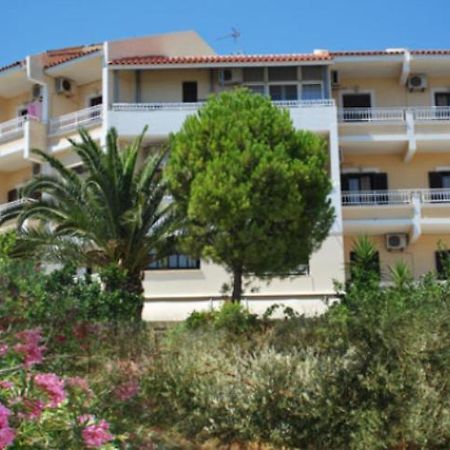 Kasteli Hotel Питагорион Экстерьер фото