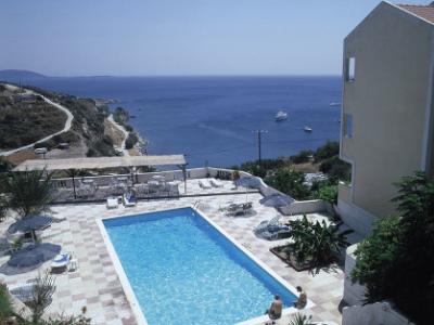 Kasteli Hotel Питагорион Экстерьер фото